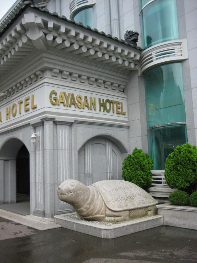 the gaya hotel